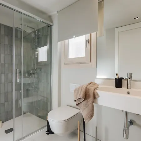 Izmit - 2 Bedrooms And Balcony In Sant Pere * Barcellona
