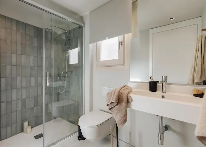 Izmit - 2 Bedrooms And Balcony In Sant Pere * Barcelone